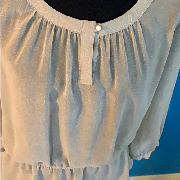 Banana Republic Sheer sand color with white design - Picture 3 of 4